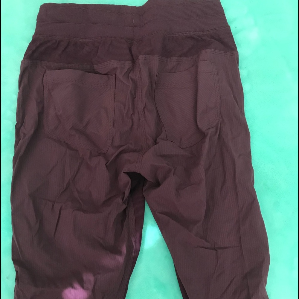 Lululemon joggers - Picture 2 of 4